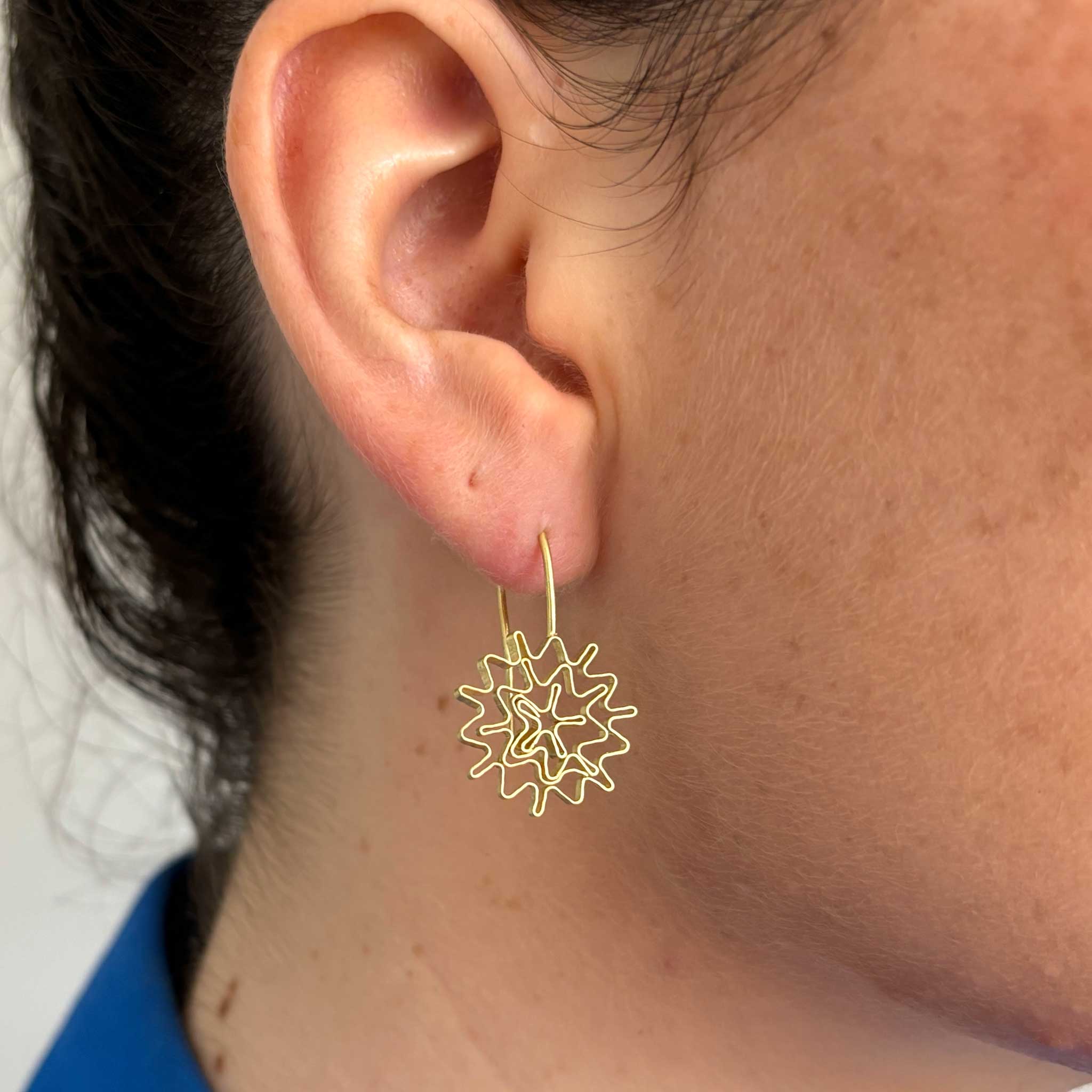 Small Folded Wire Maze Earrings in Solid Gold